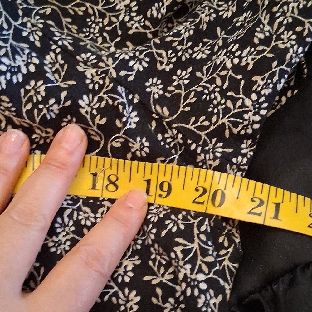Universal Thread Floral Dress Size Large - Picture 9 of 9